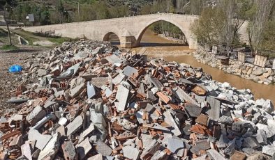 Diyarbakır’da tarihi köprü yok olma ile karşı karşıya