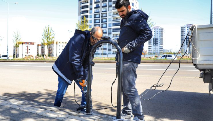 Kayapınar’da 2000 Yeni Çöp Kutusu Ana Arterlere Yerleştiriliyor