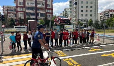 Diyarbaır’da 5 günde bin 43 öğrenciye trafik eğitimi verildi