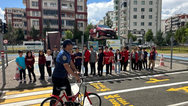 Diyarbaır’da 5 günde bin 43 öğrenciye trafik eğitimi verildi