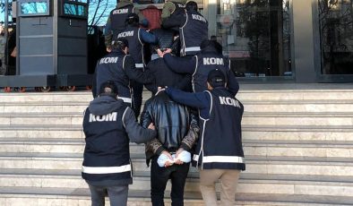 CHP’li belediyelerde yolsuzluk soruşturması: 5’i belediye başkanı 22 tutuklama