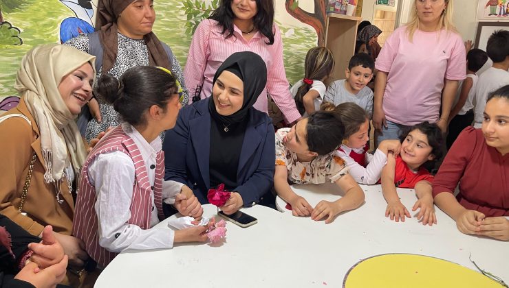 AK Parti Kadın Kollarından Engelliler Haftasında Anlamlı Ziyaret