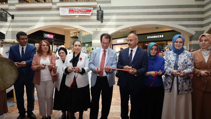 Diyarbakır’da Hayat Boyu Öğrenme Haftası Sergisi Göz Doldurdu