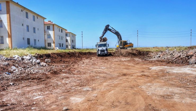 Kayapınar Belediyesi’nden Barış Mahallesi Afet Konutlarına Yol Müjdesi
