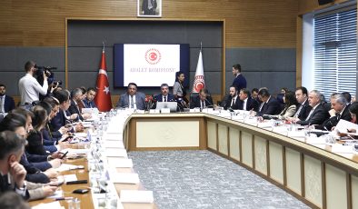 TBMM Adalet Komisyonu 10 Yargı Paketi’ni kabul etti