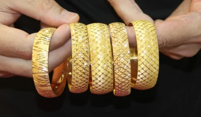 Altın yükü altında ezilen gençler hayata 1-0 başlıyor!