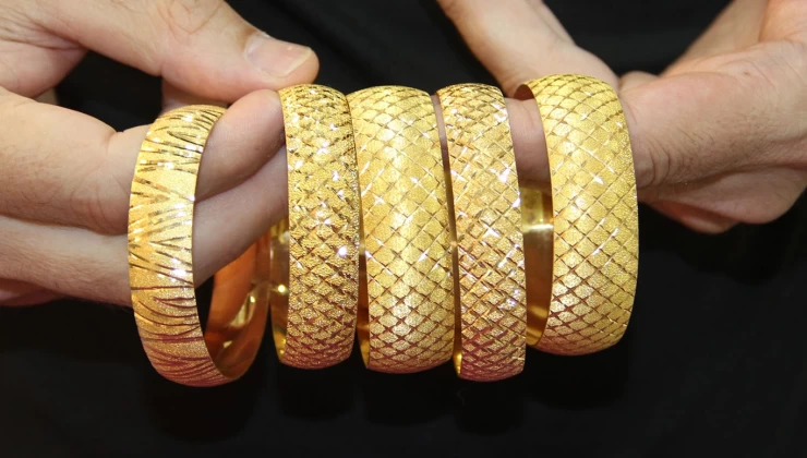 Altın yükü altında ezilen gençler hayata 1-0 başlıyor!