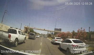 Diyarbakır’da Örnek Davranış: Fermuar Yöntemiyle Ambulansa Hayat Koridoru Açtılar
