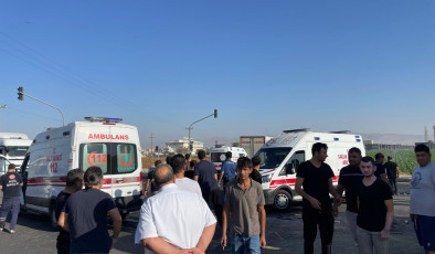 Tır ile toplu taşıma aracı çarpıştı: 10 yaralı