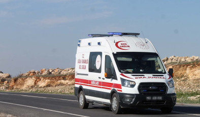 Şanlıurfa’da pikap şarampole devrildi: 2 yaralı