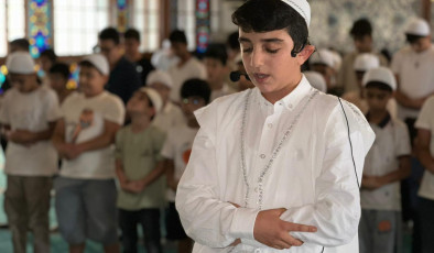 Mersin’de çocuklar “Hayat Namazla Güzeldir” dedi