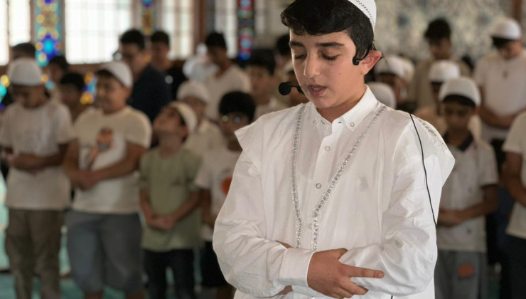 Mersin’de çocuklar “Hayat Namazla Güzeldir” dedi