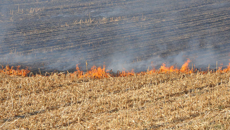 Batman İtfaiyesinden çiftçilere uyarı: Anız yakmak toprağa ihanettir