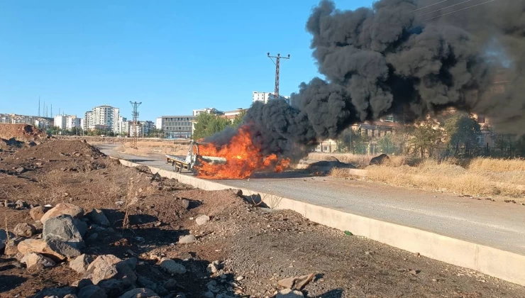 Diyarbakır’da çekici alev alev yandı