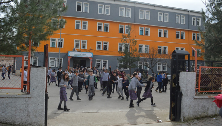 Kayıt parası talep eden okul müdürlerine sıfır tolerans