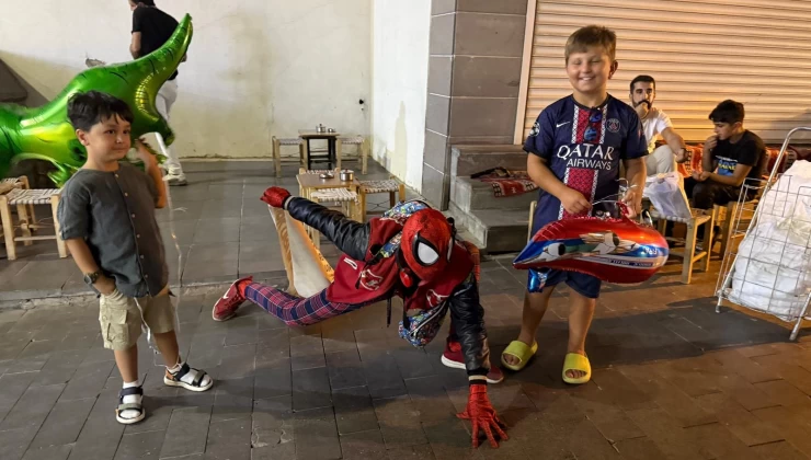 Örümcek Adam Diyarbakır’da Sokakta Kaldı