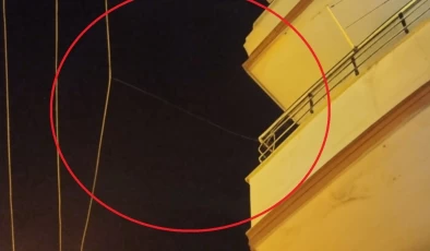 Nusaybin’de Balkondan Elektrik Hatta Kanca ile Kaçak Elektrik!
