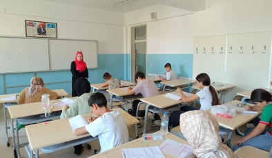 Bağlar’da Yaz Kur’an Kurslarında Öğrenciler Bilgiyle Yarıştı