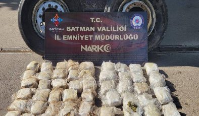 Batman’da tır lastiğinde 27 kilogram skunk ele geçirildi: 4 tutuklama