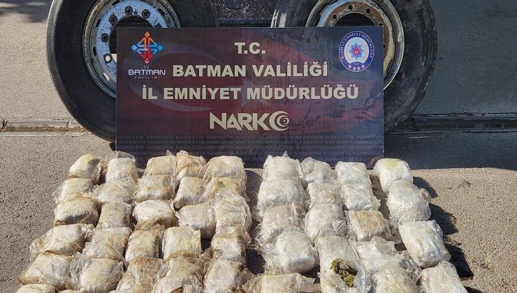 Batman’da tır lastiğinde 27 kilogram skunk ele geçirildi: 4 tutuklama