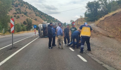 Gümüşhane’de tır kazası: Sürücü yaralı