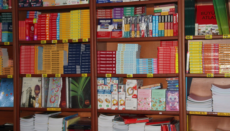 Okul masrafları cep yakıyor: bir öğrencinin kırtasiye alışverişi 2 bin lirayı aştı