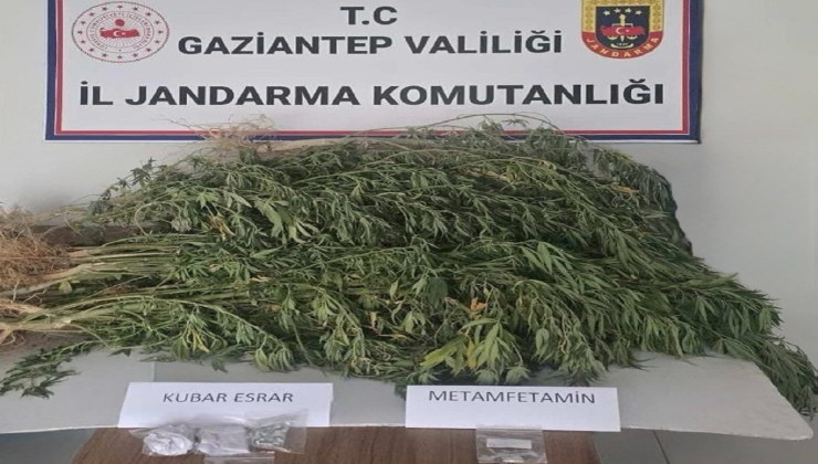 Gaziantep’te uyuşturucu ticareti yapan 139 kişi ile beraber birçok yasak malzeme yakalandı