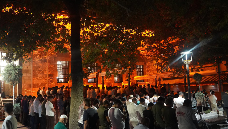 Konya’da Mevlid Kandili dualarla idrak edildi