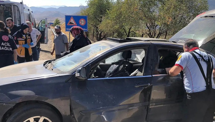 Kontrolden çıkan araç bariyere çarptı