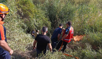 Göreve giden öğretmenleri taşıyan araç dereye düştü: 2 yaralı