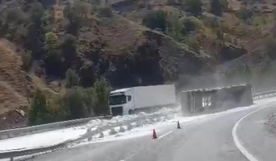 Elazığ Maden’de Tır Devrildi: Yol Üzerine İnşaat Malzemeleri Saçıldı