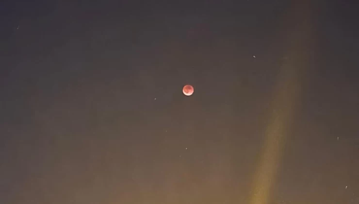 Diyarbakır’da gökyüzü kızıl renge büründü