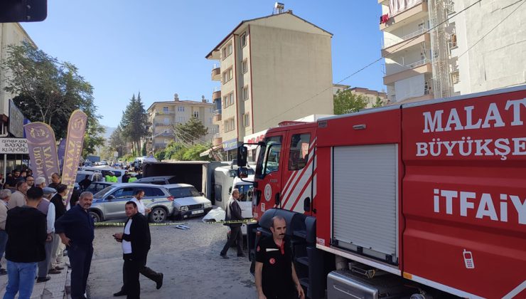 Freni patlayan hafriyat kamyonu 15 araca çarptı: 5 yaralı