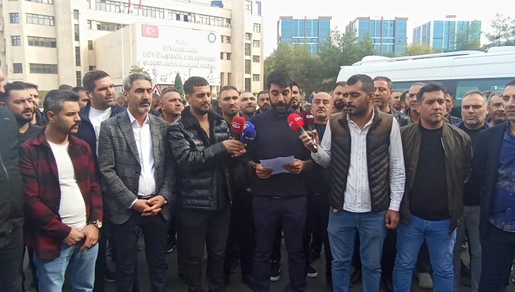 Diyarbakır’da Servis Esnafından Belediye Önünde Basın Açıklaması
