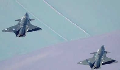 Dünyada bir ilk: İki insansız savaş uçağından otonom yakın kol uçuşu