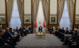 Erdoğan, “Cumhurbaşkanlığı Kültür ve Sanat Büyük Ödülleri” sahiplerini kabul etti