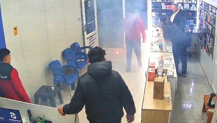 Arızalı telefonun bataryası aniden alev alarak patladı