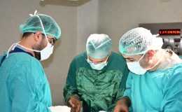 Türkiye’de bir ilk: Kalbin içini kaplayan dev kitle başarıyla çıkarıldı