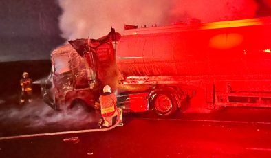 Şırnak’ta seyir halindeki tanker alev aldı