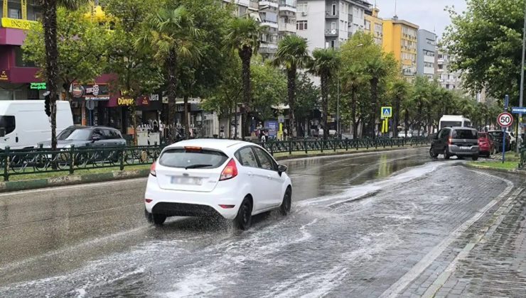 Yağışlı havalar trafikte riskleri artırıyor