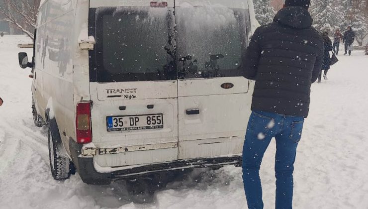Bingöl’de yoğun kar yağışı hayatı olumsuz etkiledi