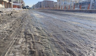 Diyarbakır’da yollar buz pistine döndü
