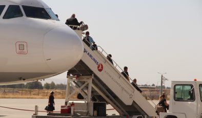 Uçak biletlerinde iki kademeli fiyat dönemi: Yolcuya erken rezervasyon çağrısı