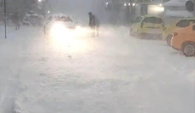 Bingöl’de yoğun kar ve tipi günlük hayatı olumsuz etkiliyor