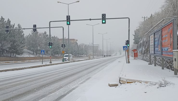 Çınar’da eğitime kar engeli