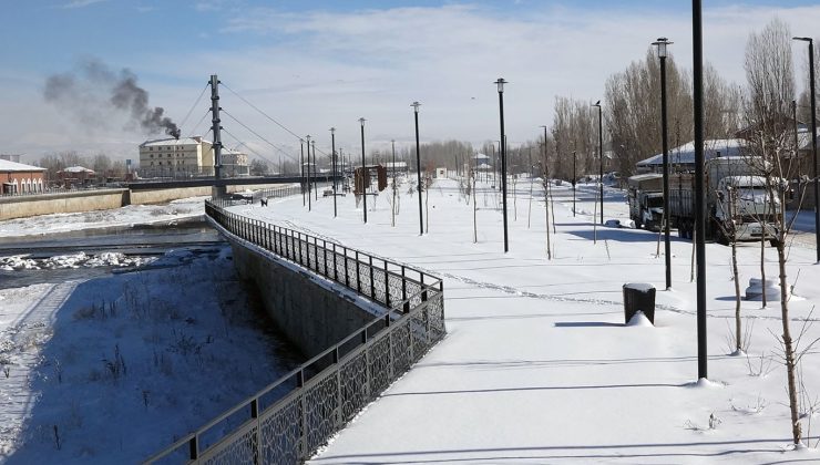 Doğuda 5 ilde 1874 yerleşim yeri kar nedeniyle ulaşıma kapandı