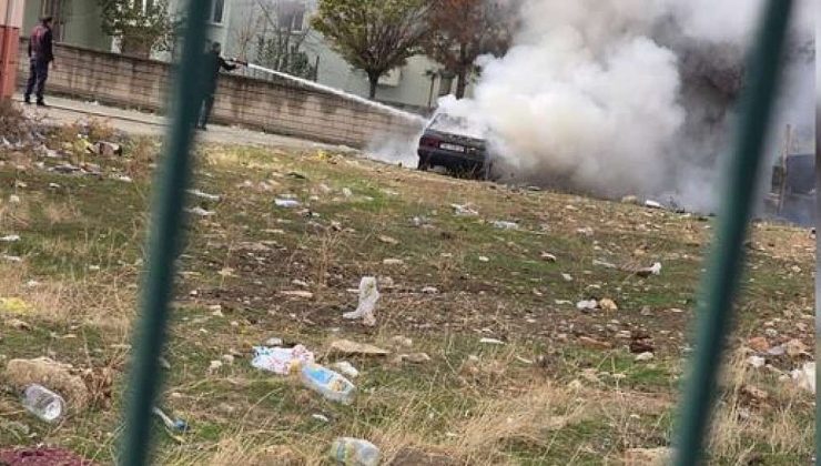 Siirt’te park halindeki araç alev alev yandı