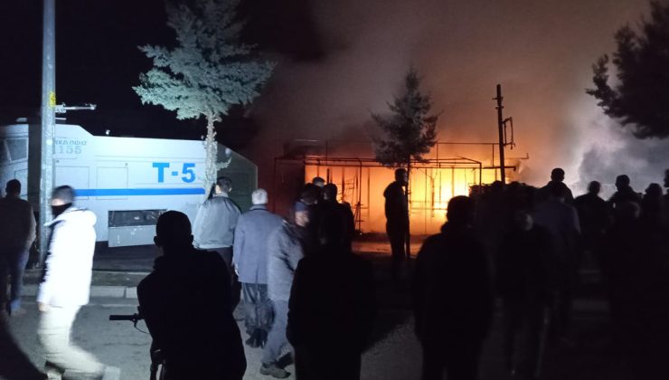 Dicle’de çıkan yangında bir işyeri küle döndü