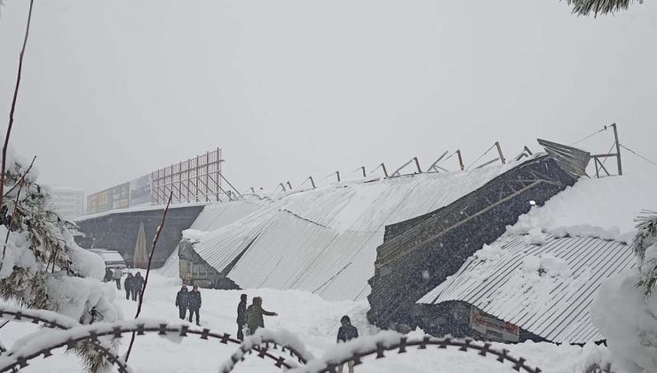Diyarbakır’da yoğun kar etkili oldu: Çatılar araçların üzerine çöktü