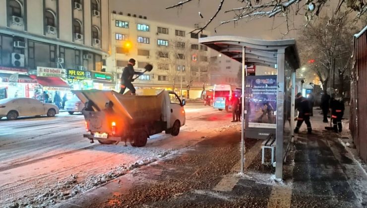 Büyükşehir Belediyesi: Zorunlu olmadıkça özel araçlarla trafiğe çıkmayın